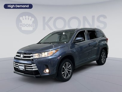 Used 2019 Toyota Highlander SE