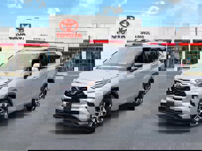 Used 2022 Toyota Highlander XLE