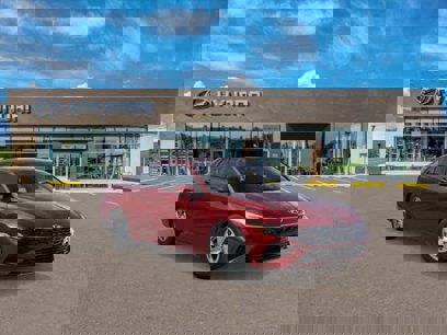 New 2025 Hyundai Elantra SE
