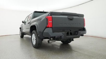 New 2025 Toyota Tacoma SR5