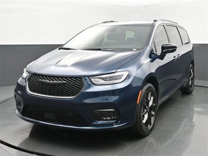 New 2025 Chrysler Pacifica Limited