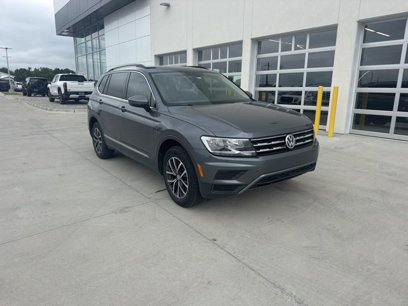 Used 2020 Volkswagen Tiguan SE w/ Panoramic Sunroof Package