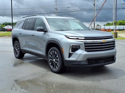 New 2025 Chevrolet Traverse LT w/ Sun and Wheel Package