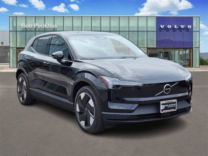 New 2025 Volvo EX30 Plus w/ Protection Package Premier