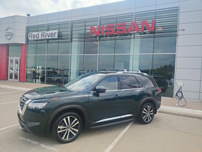 Used 2024 Nissan Pathfinder Platinum w/ Cargo Package