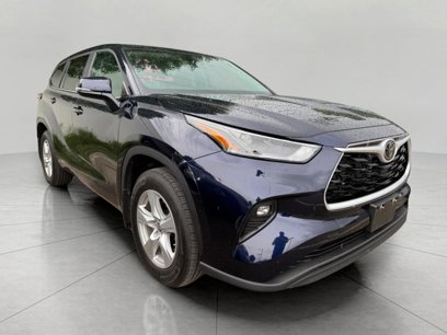 Used 2023 Toyota Highlander LE