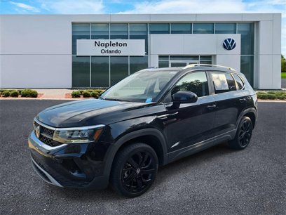 Used 2023 Volkswagen Taos SE w/ Panoramic Sunroof Package