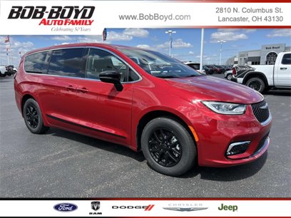 New 2025 Chrysler Pacifica Select