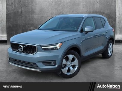 Used 2022 Volvo XC40 T5 Momentum