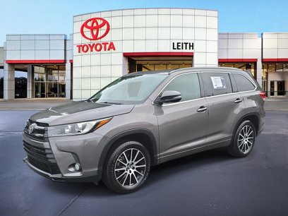 Used 2017 Toyota Highlander SE