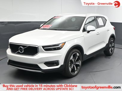 Used 2022 Volvo XC40 T5 Momentum w/ Premium Package