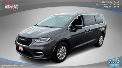 Used 2023 Chrysler Pacifica Touring-L