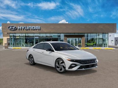 New 2025 Hyundai Elantra SEL