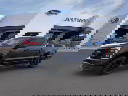 New 2025 Ford F250 Lariat w/ Black Appearance Package