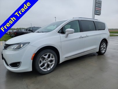 Used 2019 Chrysler Pacifica Touring-L Plus w/ Tire & Wheel Group