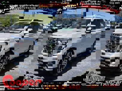 New 2025 GMC Yukon XL Denali w/ Sun & Power Step Package