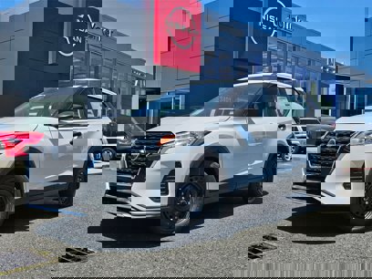 New 2025 Nissan Kicks Play S