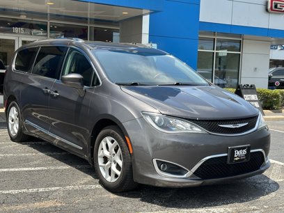 Used 2017 Chrysler Pacifica Touring-L Plus w/ Tire & Wheel Group