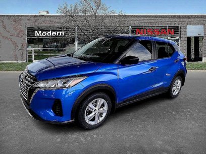 New 2025 Nissan Kicks Play S
