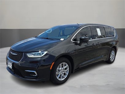 Used 2023 Chrysler Pacifica Touring-L