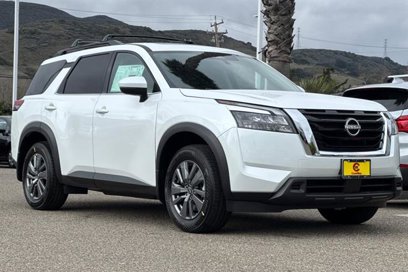 New 2025 Nissan Pathfinder SV w/ SV Premium Package