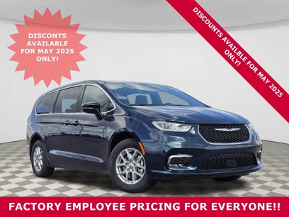 New 2025 Chrysler Pacifica Select