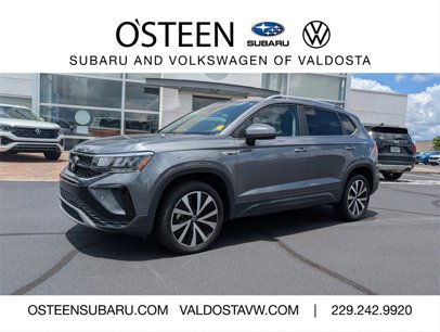 Certified 2024 Volkswagen Taos SE w/ Panoramic Sunroof Package
