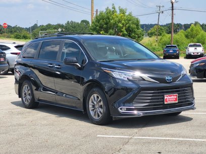Used 2023 Toyota Sienna XLE