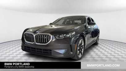 New 2025 BMW i5 xDrive40 w/ Premium Package