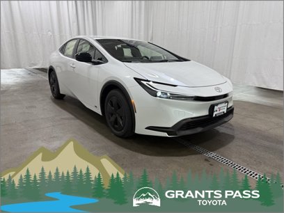 New 2025 Toyota Prius LE