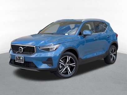 Used 2024 Volvo XC40 B5 Core