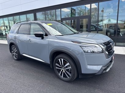 Used 2024 Nissan Pathfinder Platinum w/ Cargo Package