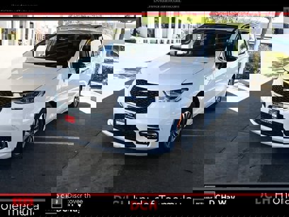 Used 2024 Chrysler Pacifica Select