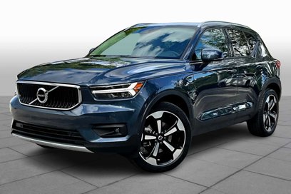 Used 2021 Volvo XC40 T5 Momentum