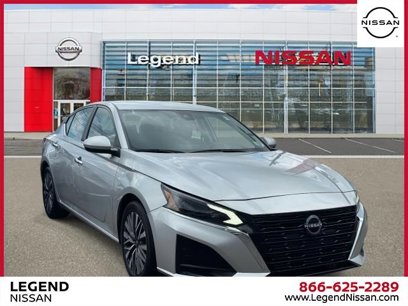 Used 2023 Nissan Altima 2.5 SV