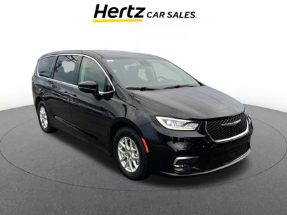 Used 2024 Chrysler Pacifica Touring-L