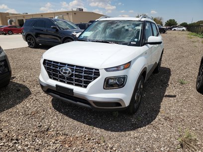 New 2025 Hyundai Venue SEL