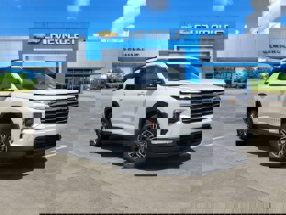 New 2025 Chevrolet Traverse LT w/ Driver Confidence Package