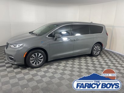 Used 2022 Chrysler Pacifica Touring-L