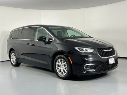 Used 2024 Chrysler Pacifica Touring-L