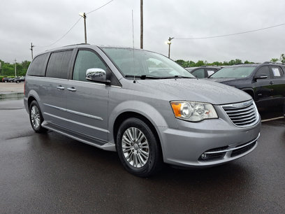 Used 2015 Chrysler Town & Country Touring-L w/ Driver Convenience Group