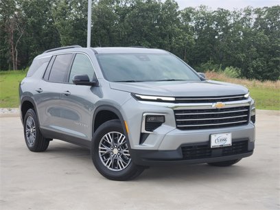 New 2025 Chevrolet Traverse LT w/ Driver Confidence Package
