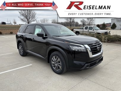 New 2025 Nissan Pathfinder S