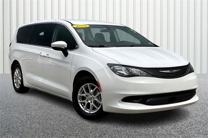 Used 2022 Chrysler Voyager LX
