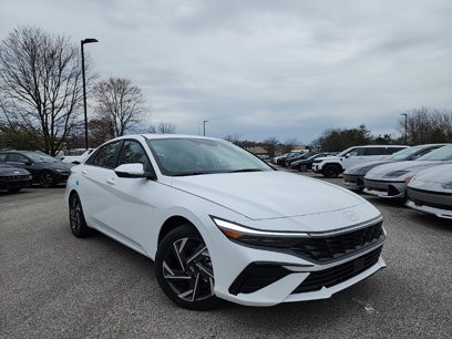 New 2025 Hyundai Elantra Limited w/ Cargo Package