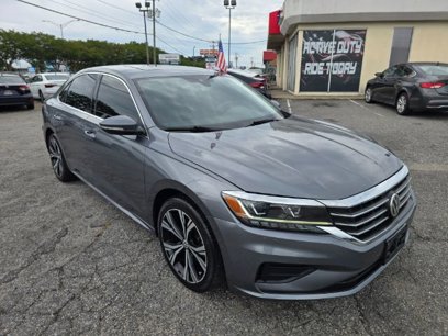 Used 2021 Volkswagen Passat 2.0T SE