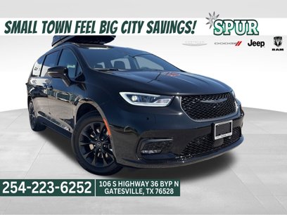 New 2025 Chrysler Pacifica Select w/ Fav Edition Package