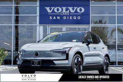 New 2025 Volvo EX30 Plus w/ Climate Package