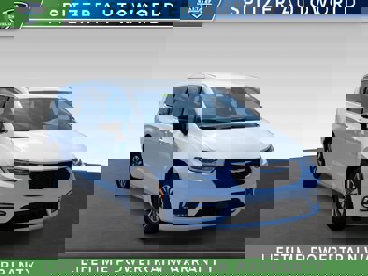 New 2025 Chrysler Pacifica Select