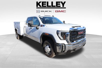 New 2024 GMC Sierra 3500 Pro w/ Convenience Package